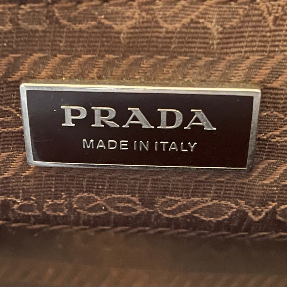 Gorgeous & Unique PRADA - Vitello Daino Buckle Tote Satchel w/authenticity cards - Picture 10 of 16